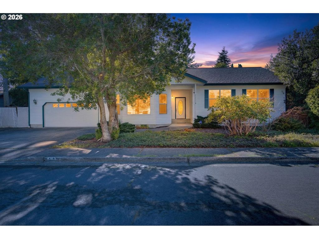 2284 21ST St, Florence, OR 97439