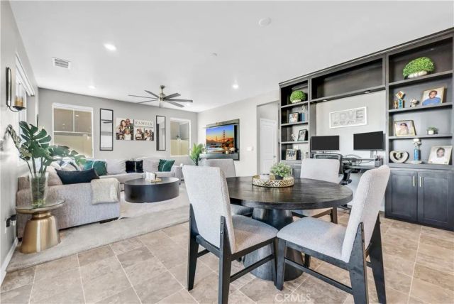 2493 Gunner Ridge Way, Rialto, CA 92377