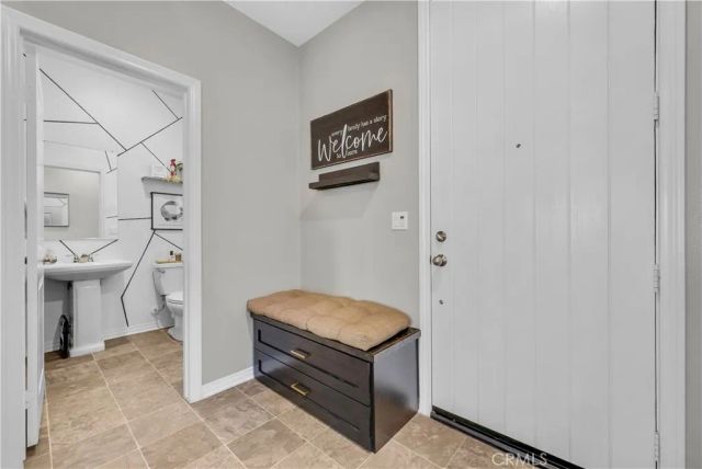 2493 Gunner Ridge Way, Rialto, CA 92377