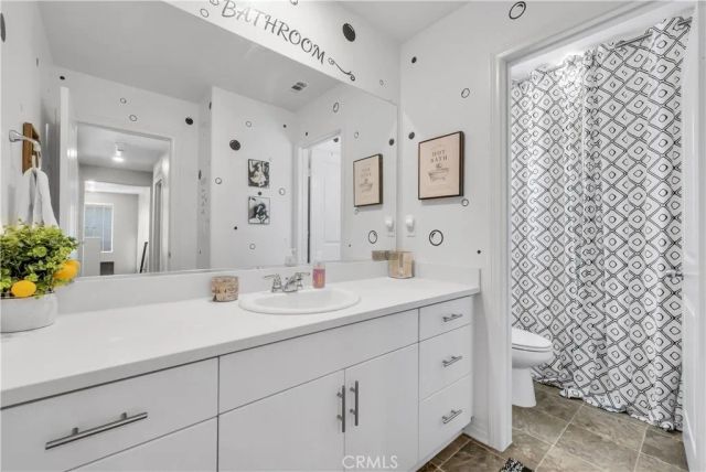 2493 Gunner Ridge Way, Rialto, CA 92377