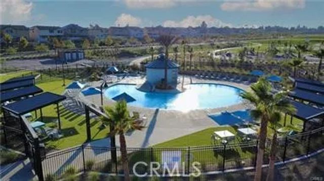 2493 Gunner Ridge Way, Rialto, CA 92377