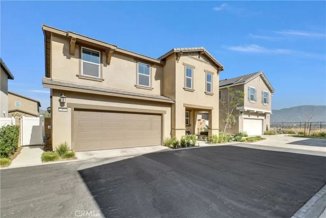 2493 Gunner Ridge Way, Rialto, CA 92377