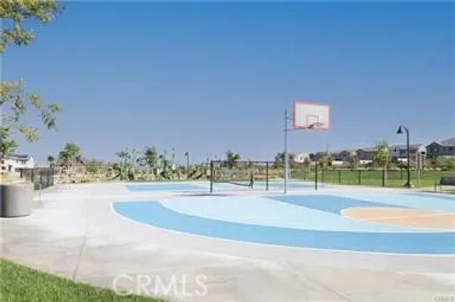 2493 Gunner Ridge Way, Rialto, CA 92377