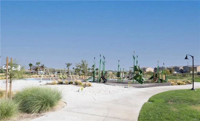 2493 Gunner Ridge Way, Rialto, CA 92377