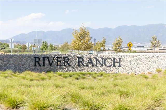 2493 Gunner Ridge Way, Rialto, CA 92377