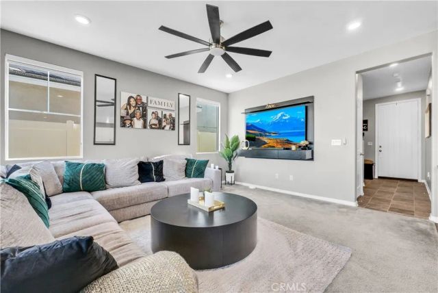 2493 Gunner Ridge Way, Rialto, CA 92377