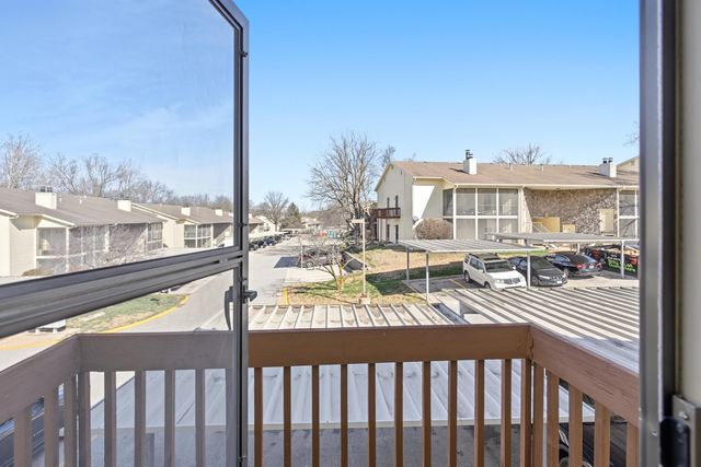 208 PARK DEVILLE PL, Columbia, MO 65203