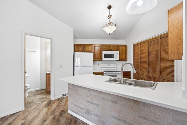 208 PARK DEVILLE PL, Columbia, MO 65203