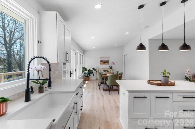 338 Hawthorne Drive, Brevard, NC 28712