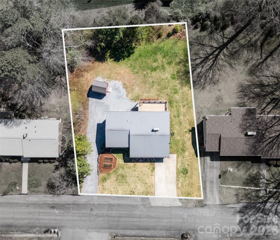 338 Hawthorne Drive, Brevard, NC 28712