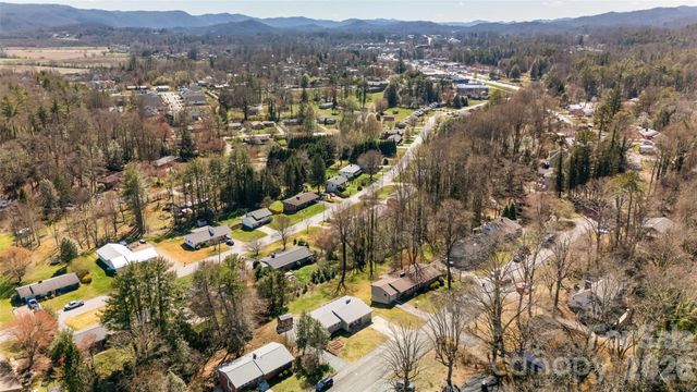 338 Hawthorne Drive, Brevard, NC 28712
