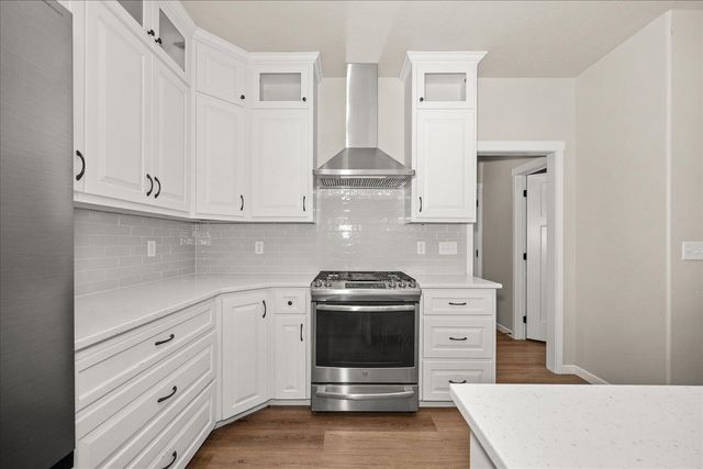 60841 Westview Dr, Nine Mile Falls, WA 99026