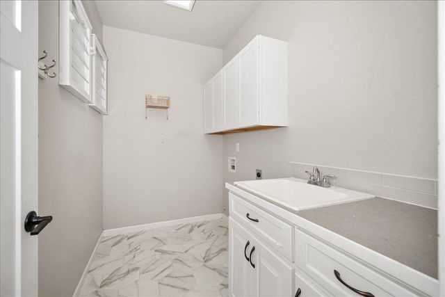 60841 Westview Dr, Nine Mile Falls, WA 99026