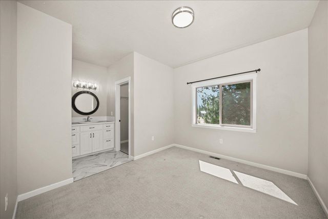 60841 Westview Dr, Nine Mile Falls, WA 99026