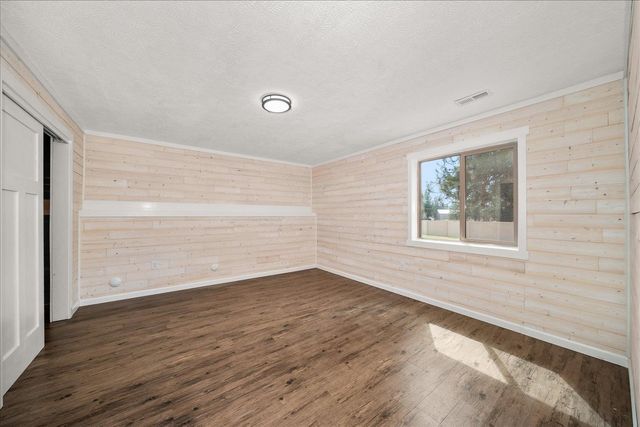 60841 Westview Dr, Nine Mile Falls, WA 99026