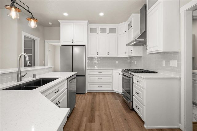 60841 Westview Dr, Nine Mile Falls, WA 99026