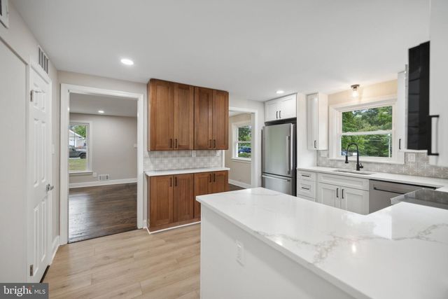 6712 S BENSON DR, Alexandria, VA 22306