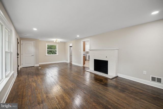 6712 S BENSON DR, Alexandria, VA 22306
