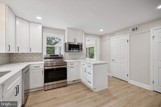 6712 S BENSON DR, Alexandria, VA 22306