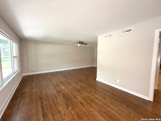 539 Oakleaf Dr, San Antonio, TX 78209