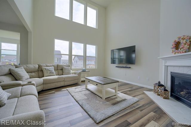 2785 Trillium Hills Drive, Commerce Twp, MI 48382