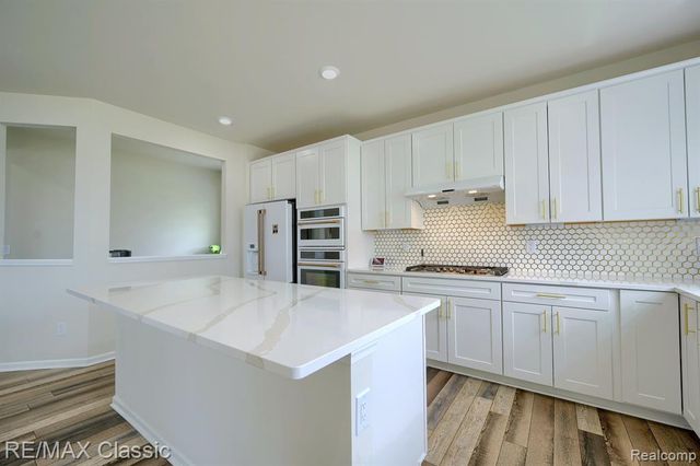 2785 Trillium Hills Drive, Commerce Twp, MI 48382