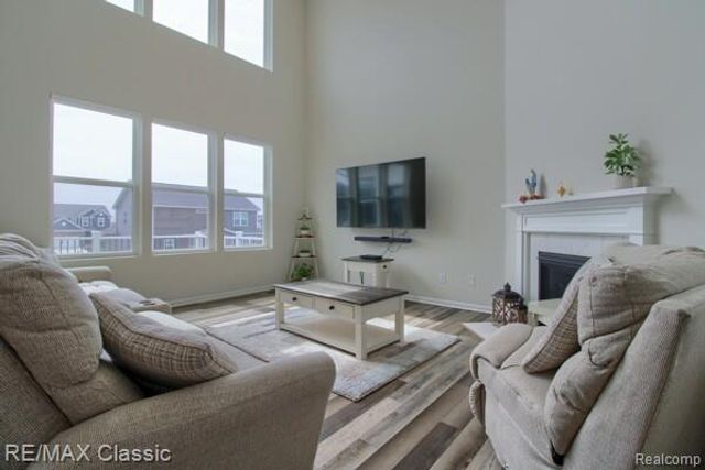 2785 Trillium Hills Drive, Commerce Twp, MI 48382