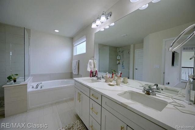2785 Trillium Hills Drive, Commerce Twp, MI 48382