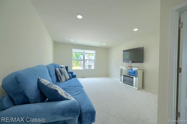 2785 Trillium Hills Drive, Commerce Twp, MI 48382