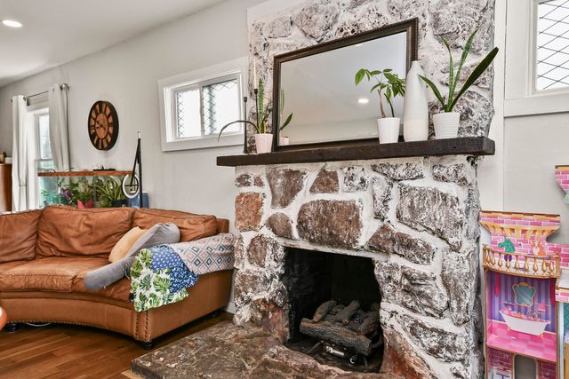 1896 N Douglas Avenue, Springfield, MO 65803