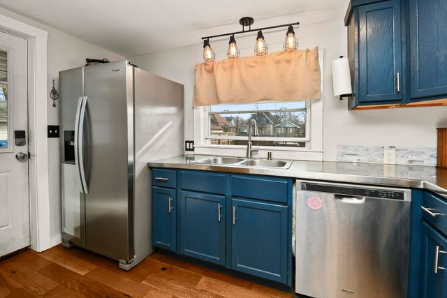 1896 N Douglas Avenue, Springfield, MO 65803