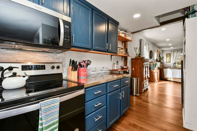 1896 N Douglas Avenue, Springfield, MO 65803