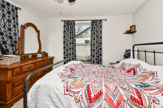 1896 N Douglas Avenue, Springfield, MO 65803