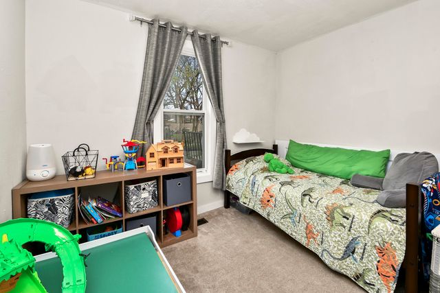 1896 N Douglas Avenue, Springfield, MO 65803