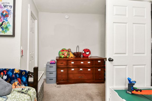 1896 N Douglas Avenue, Springfield, MO 65803