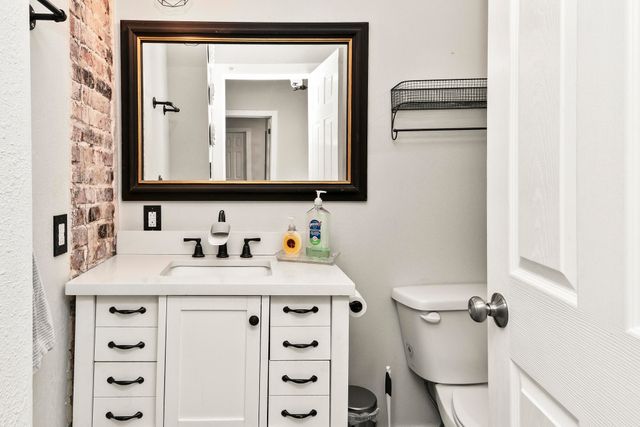 1896 N Douglas Avenue, Springfield, MO 65803