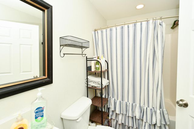 1896 N Douglas Avenue, Springfield, MO 65803