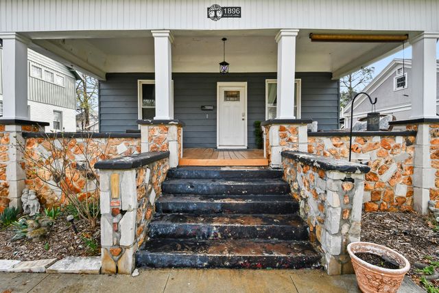 1896 N Douglas Avenue, Springfield, MO 65803