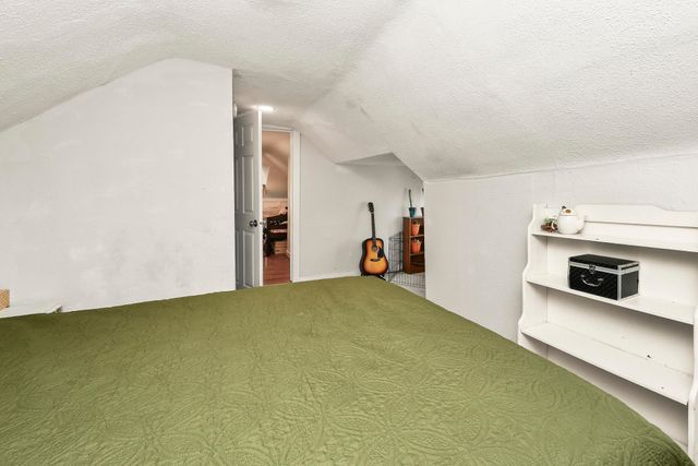 1896 N Douglas Avenue, Springfield, MO 65803