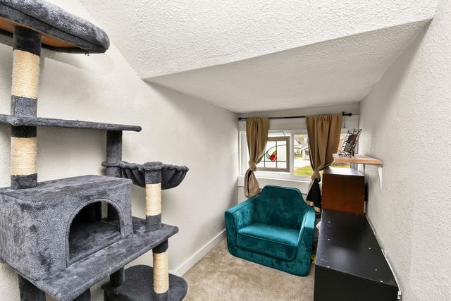 1896 N Douglas Avenue, Springfield, MO 65803