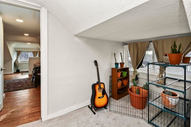 1896 N Douglas Avenue, Springfield, MO 65803