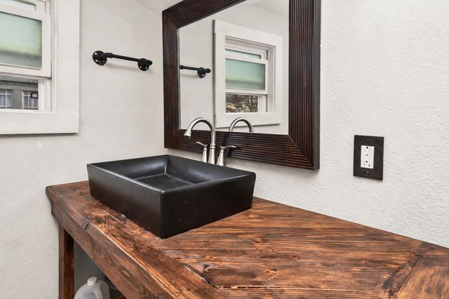 1896 N Douglas Avenue, Springfield, MO 65803