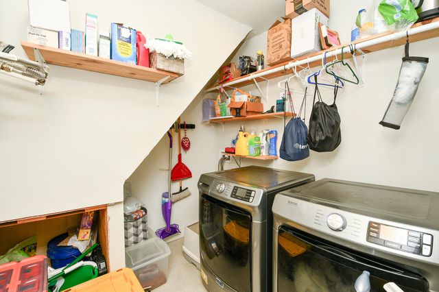 1896 N Douglas Avenue, Springfield, MO 65803