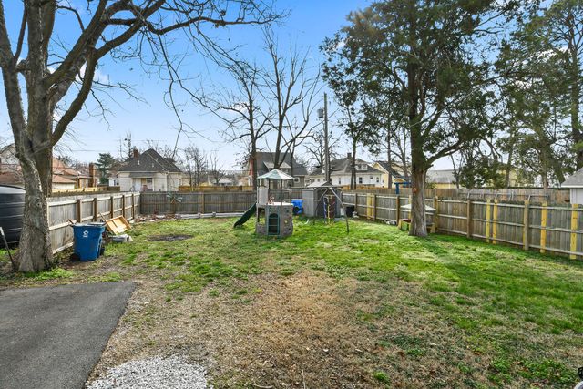 1896 N Douglas Avenue, Springfield, MO 65803