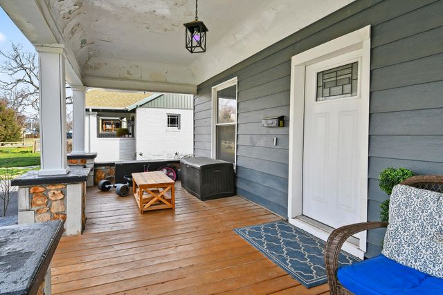 1896 N Douglas Avenue, Springfield, MO 65803