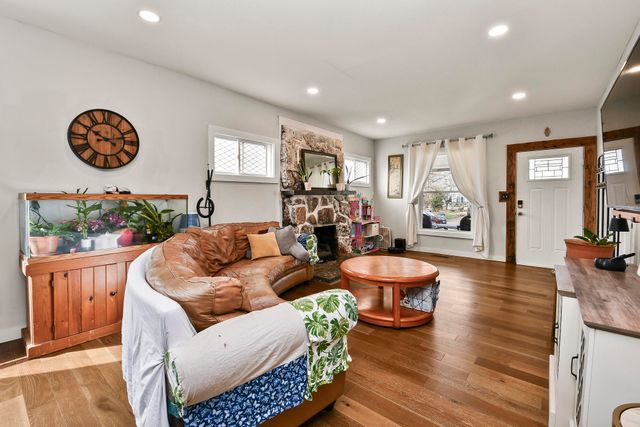 1896 N Douglas Avenue, Springfield, MO 65803