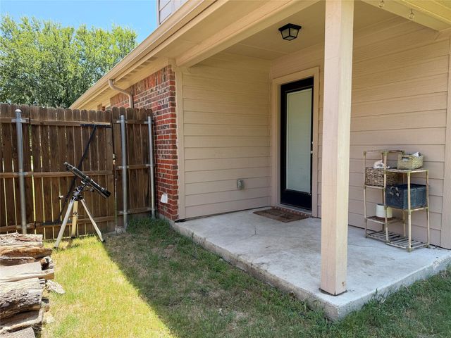 224 Spring Hollow Drive, Saginaw, TX 76131