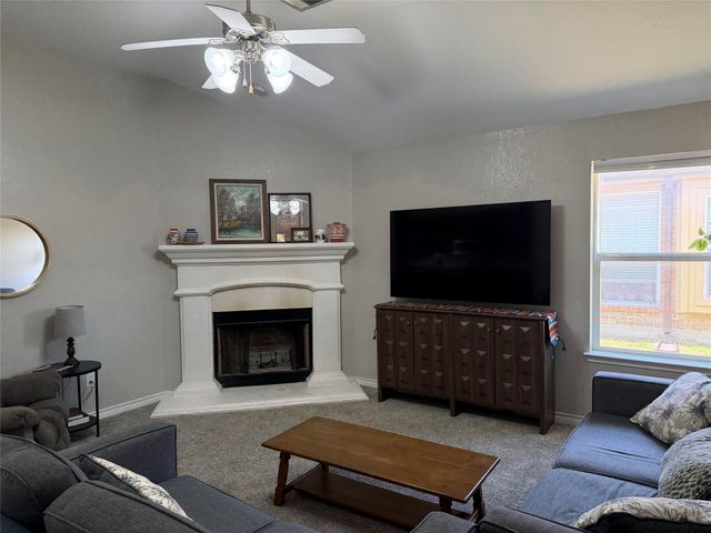 224 Spring Hollow Drive, Saginaw, TX 76131