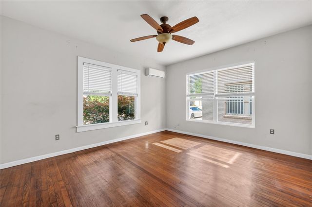 907 W Gray 1, Houston, TX 77019