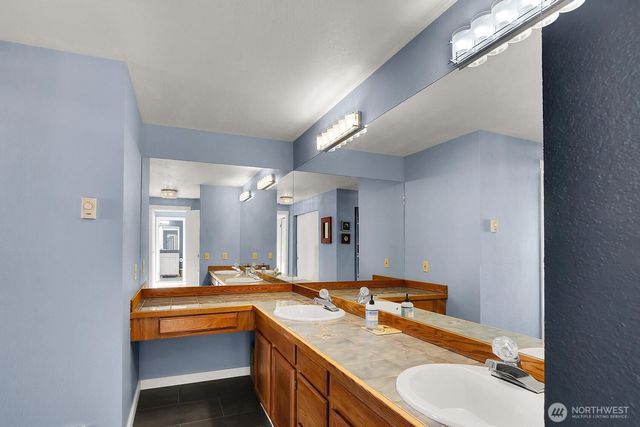 6105 139th Place SW, Edmonds, WA 98026